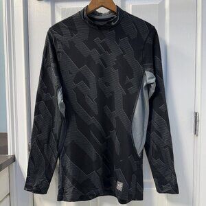 Nike Pro Combat Fitted Dri-Fit Max Hyperwarm Base Layer Shirt Size Small